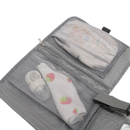 Klein Helden - Faltbare Wickelunterlage mit Umhängegurt