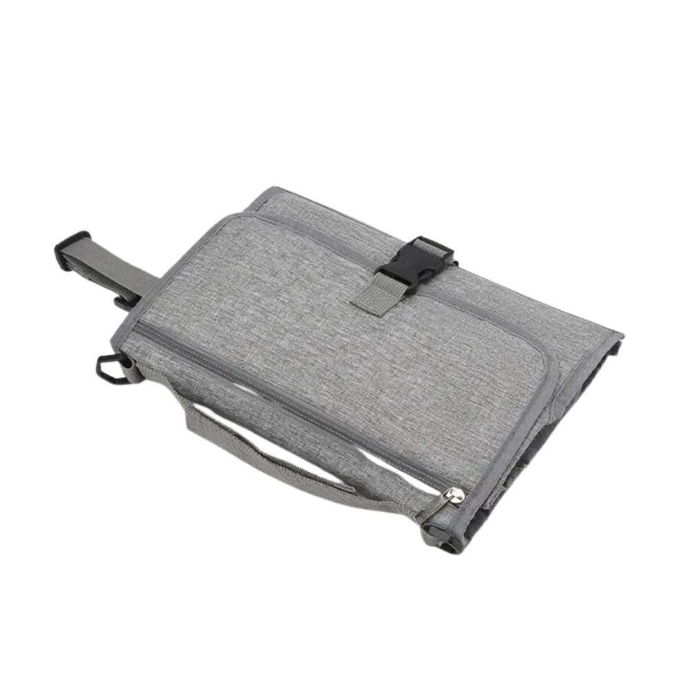 Klein Helden - Faltbare Wickelunterlage mit Umhängegurt